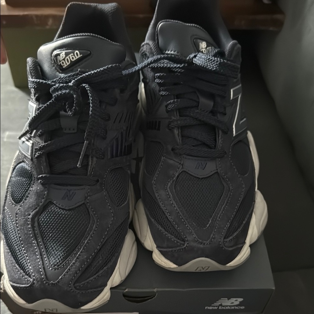 New Balance Black Retro-Style Sneakers